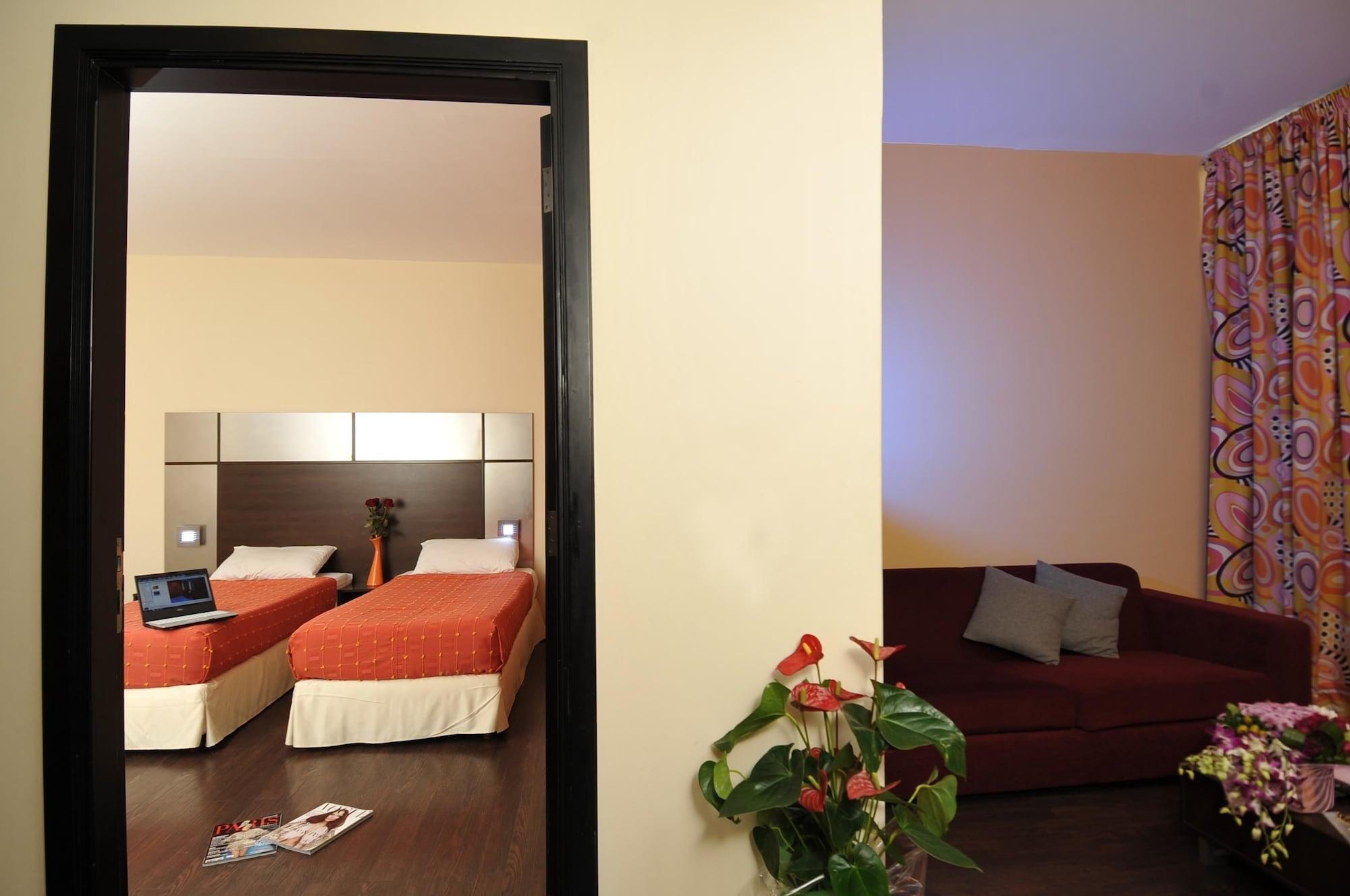 Chrome - Aparthotel 4*