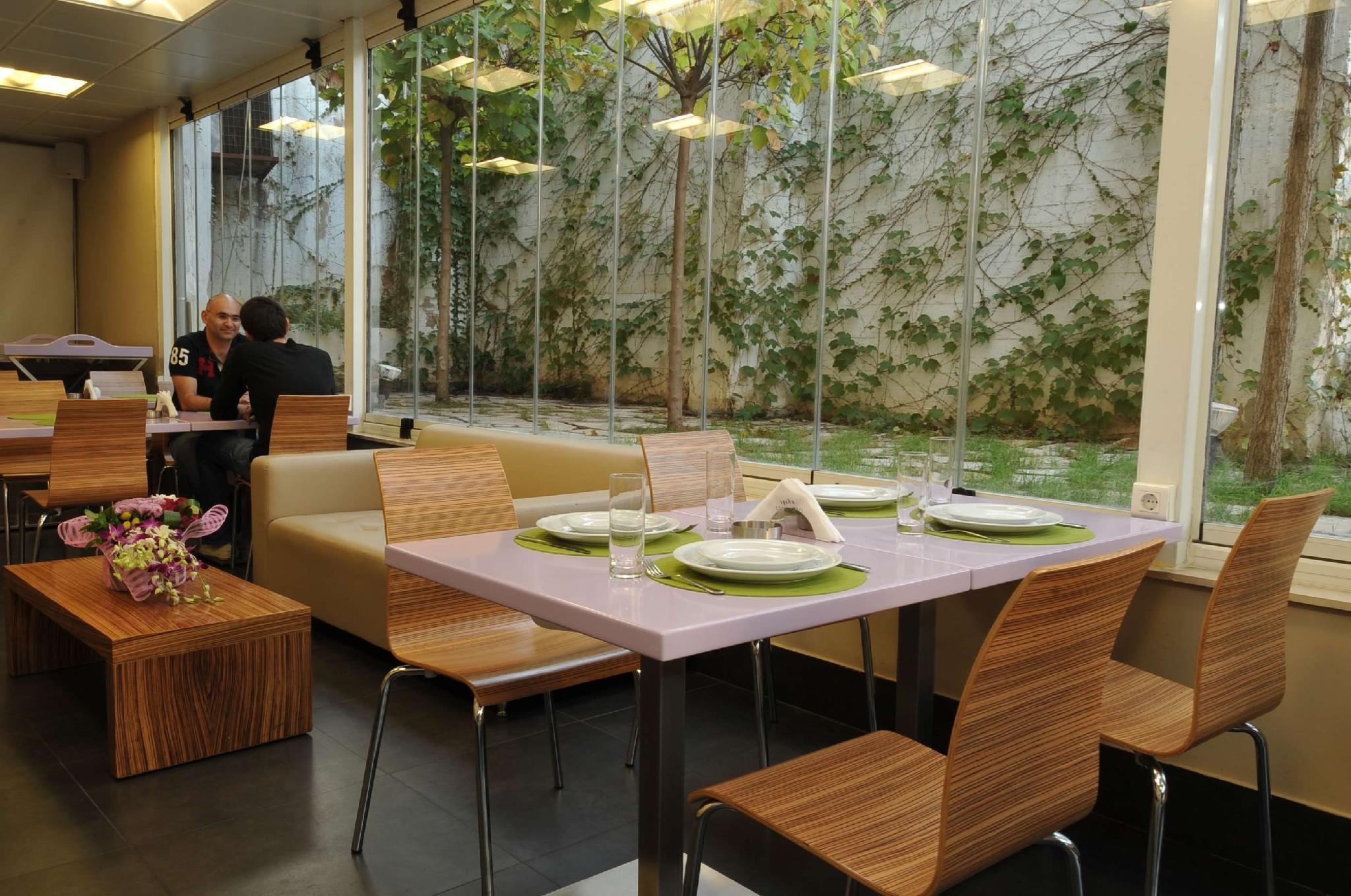 Aparthotel Chrome - 4*