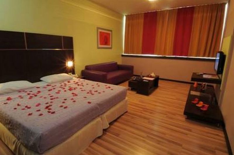 Aparthotel Chrome - 4*