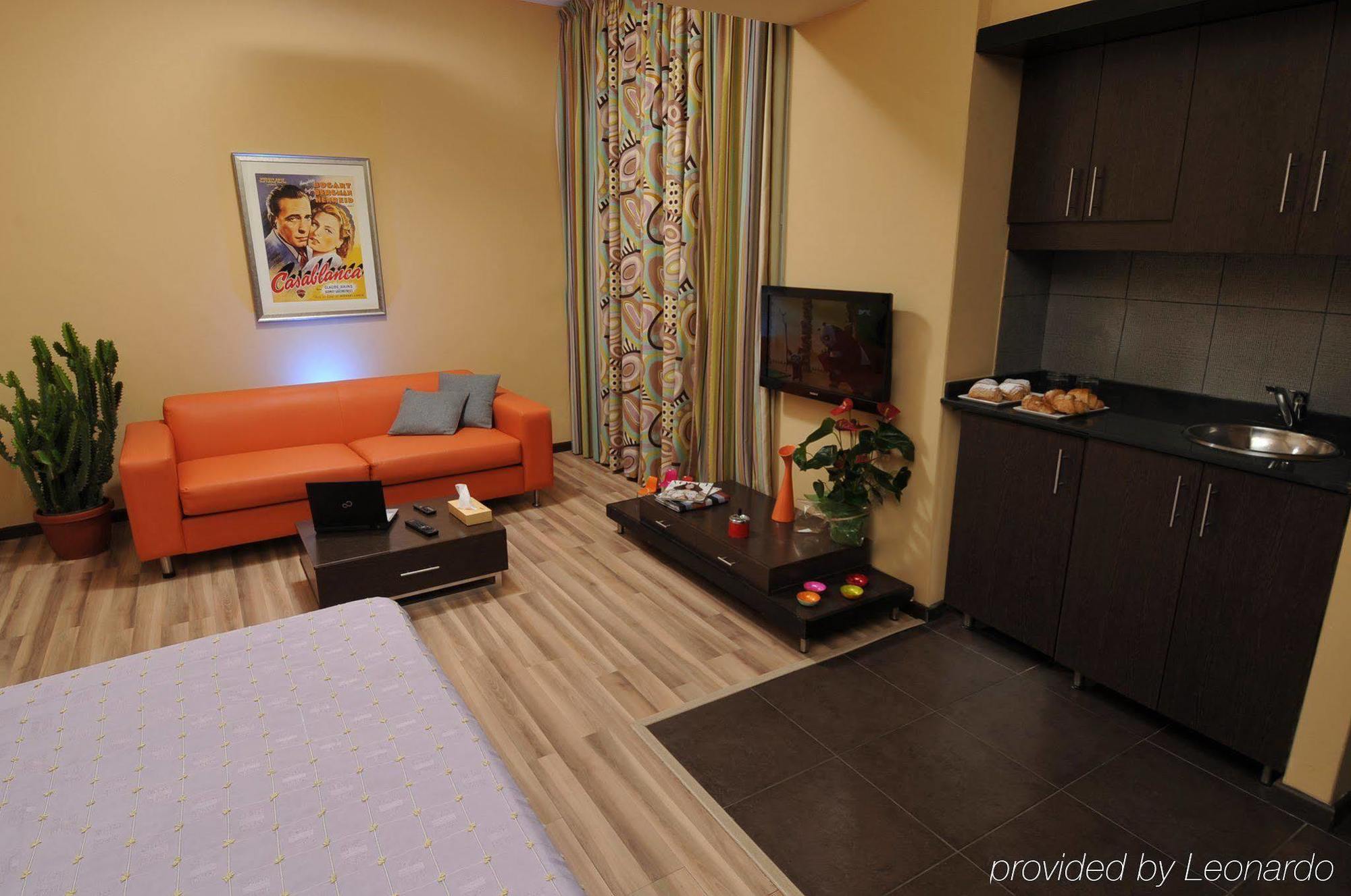 Aparthotel Chrome - 4*